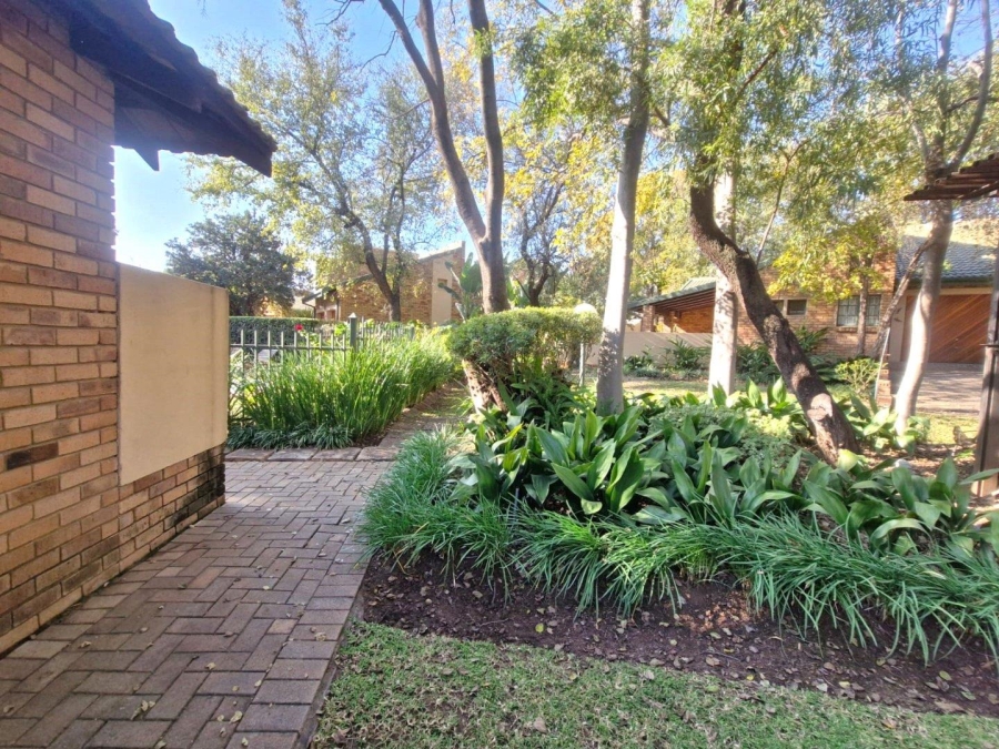 To Let 2 Bedroom Property for Rent in Meerhof North West